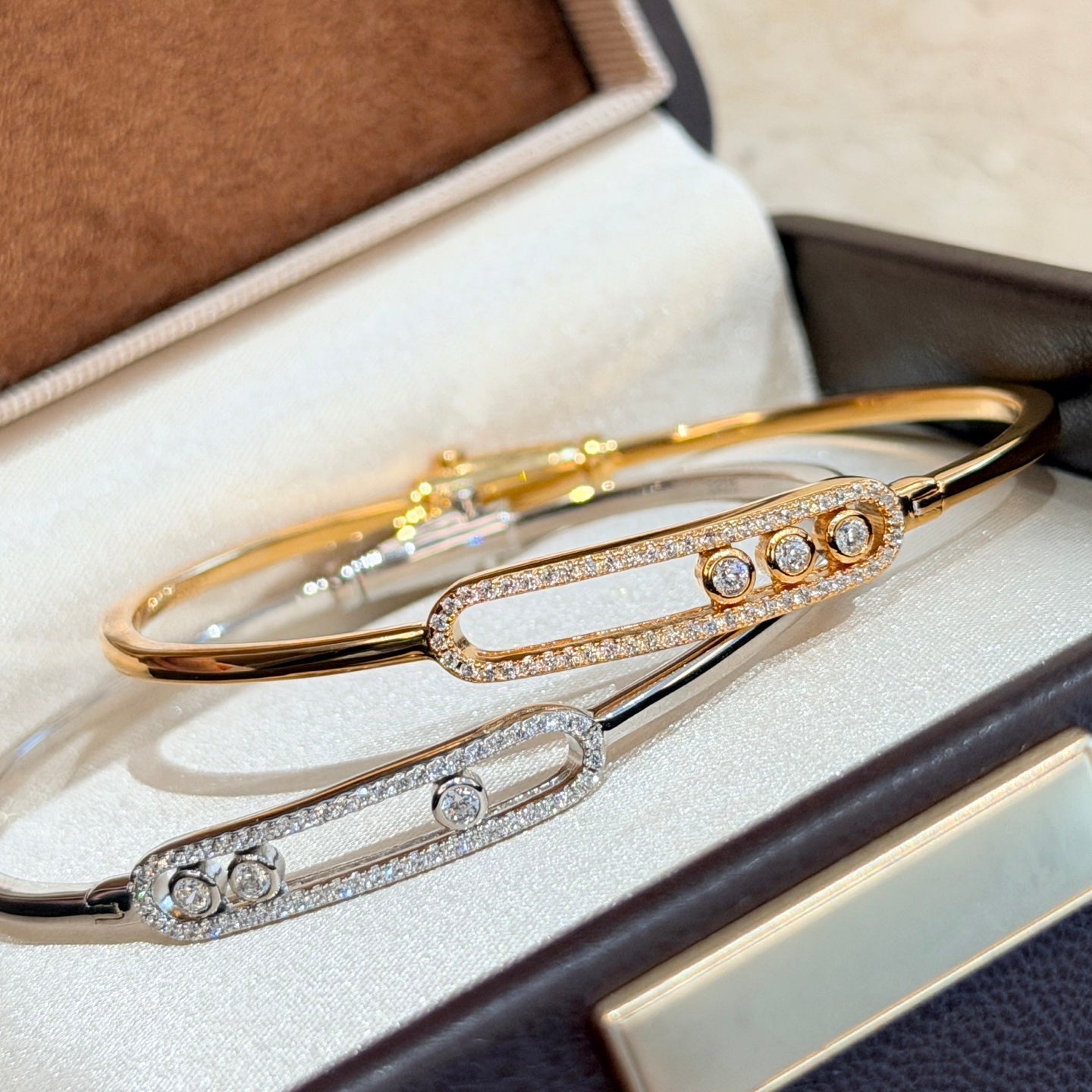 [Twinkle ]Move Pavé Diamond Bangle Bracelet M