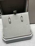 [Twinkle ]MOVE UNO SMALL 1 DIAMOND EARRINGS